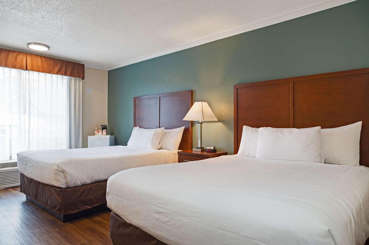 Econo Lodge Inn & Suites Κελόουνα  Εξωτερικό φωτογραφία