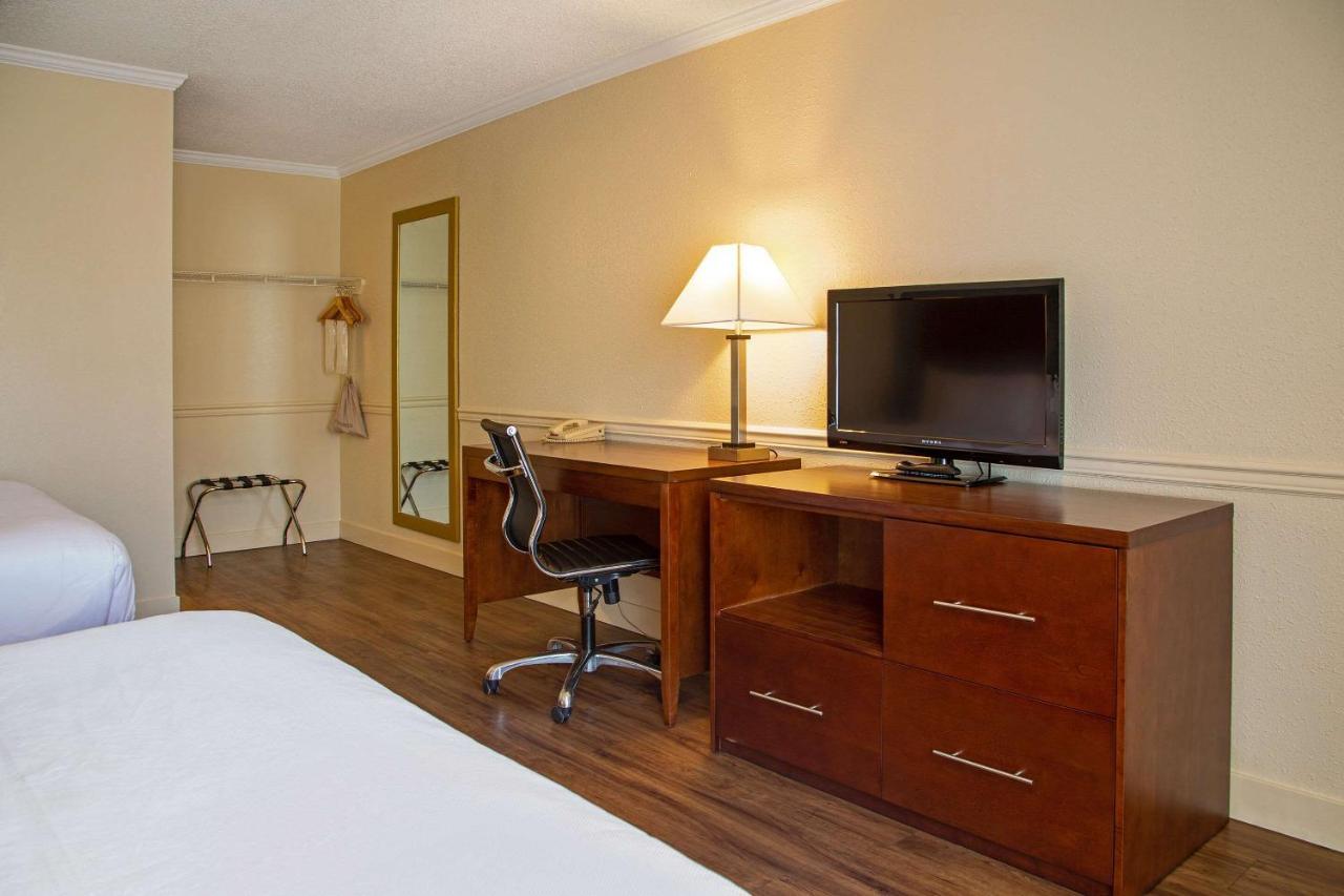 Econo Lodge Inn & Suites Κελόουνα  Εξωτερικό φωτογραφία