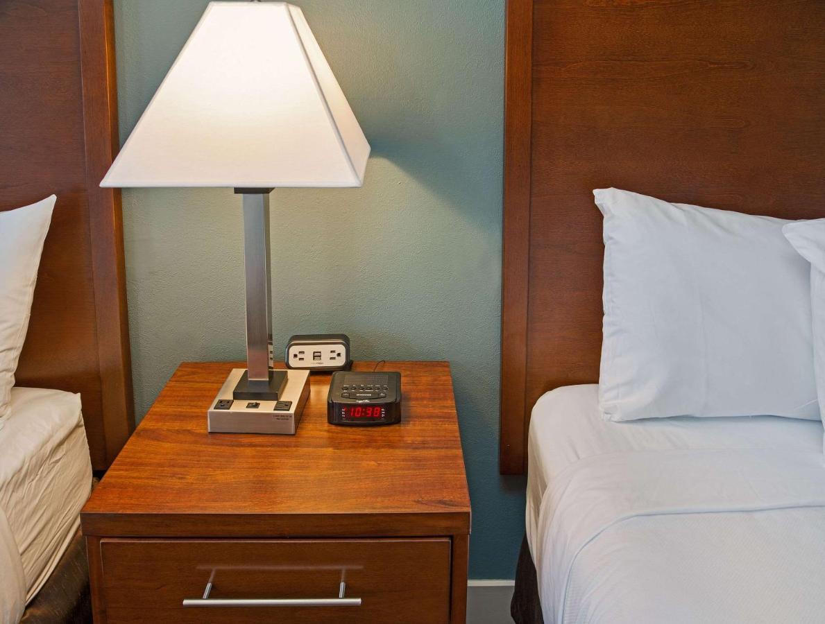 Econo Lodge Inn & Suites Κελόουνα  Εξωτερικό φωτογραφία