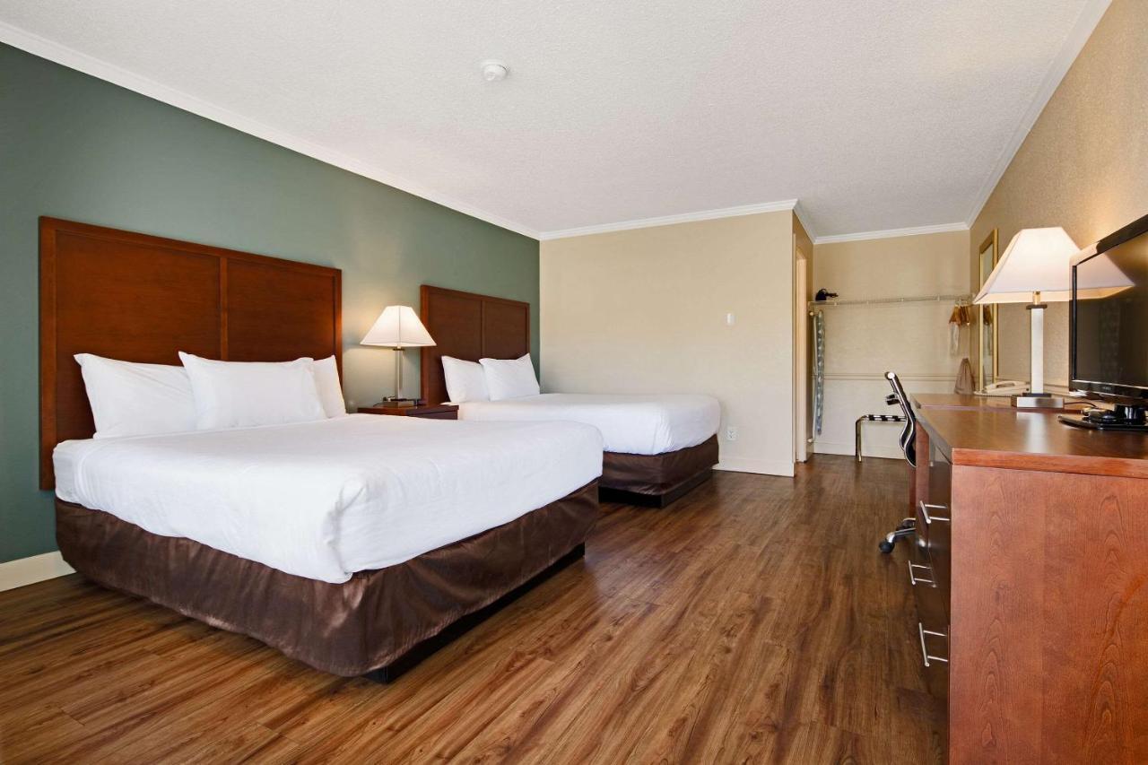 Econo Lodge Inn & Suites Κελόουνα  Εξωτερικό φωτογραφία
