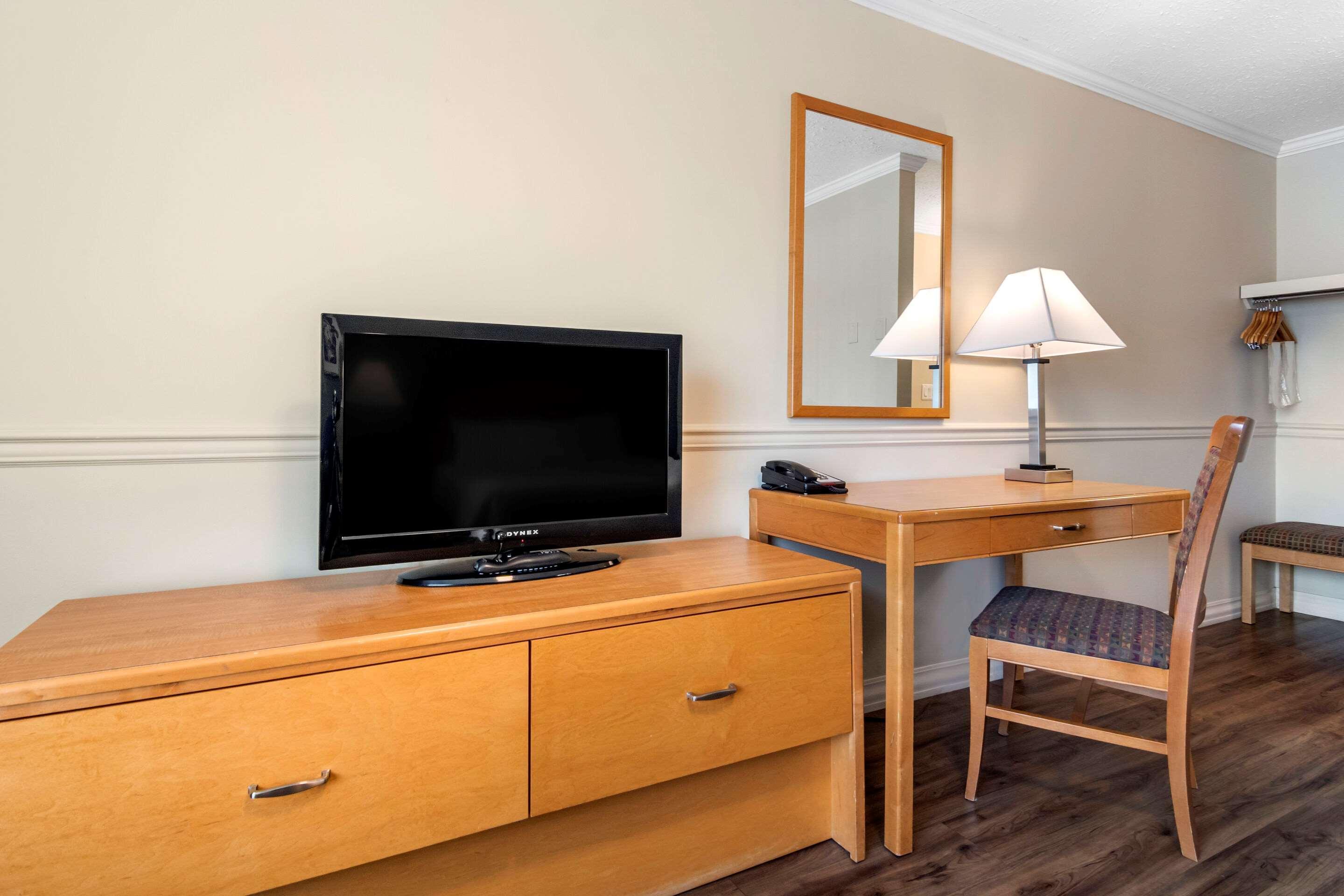 Econo Lodge Inn & Suites Κελόουνα  Εξωτερικό φωτογραφία