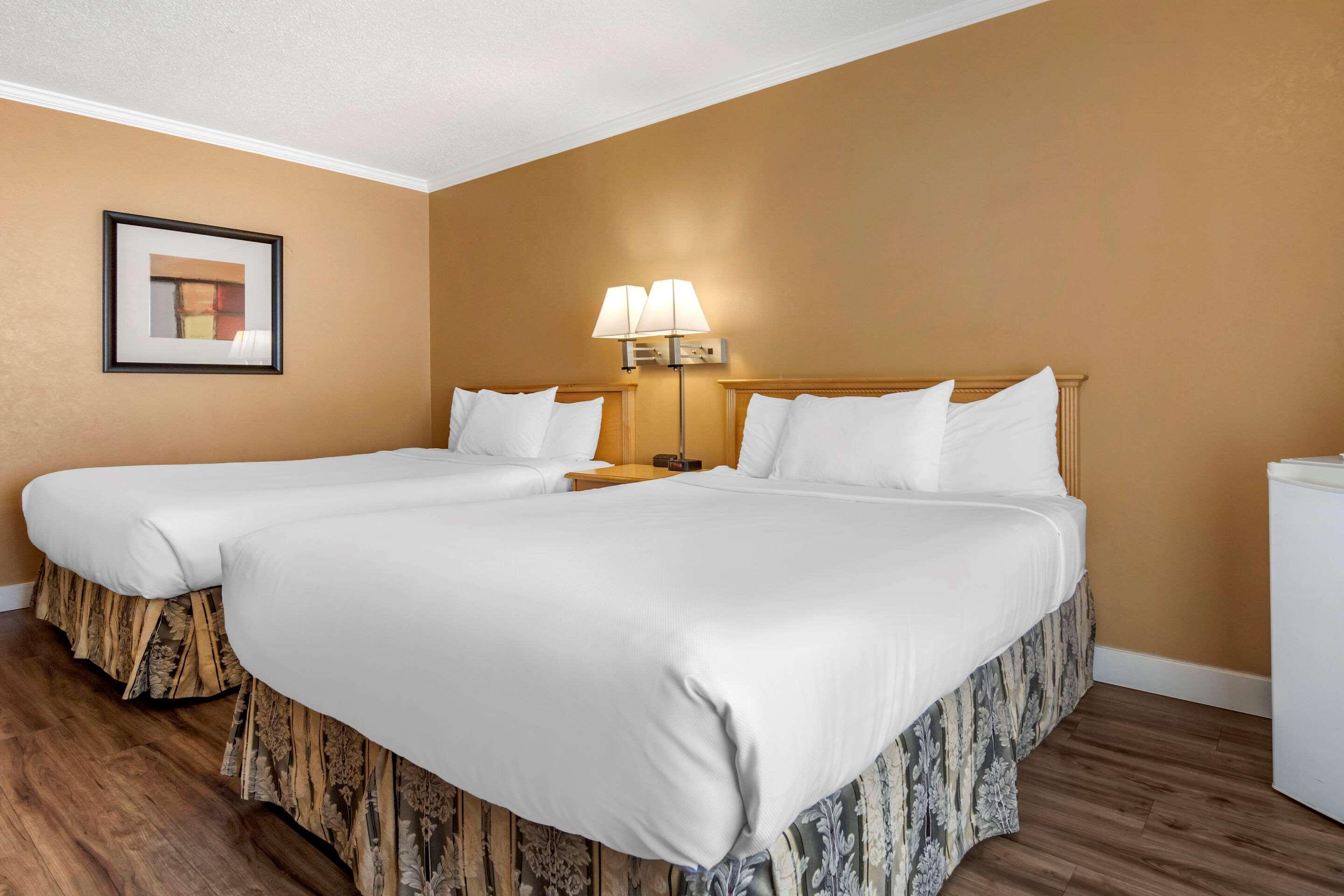 Econo Lodge Inn & Suites Κελόουνα  Εξωτερικό φωτογραφία