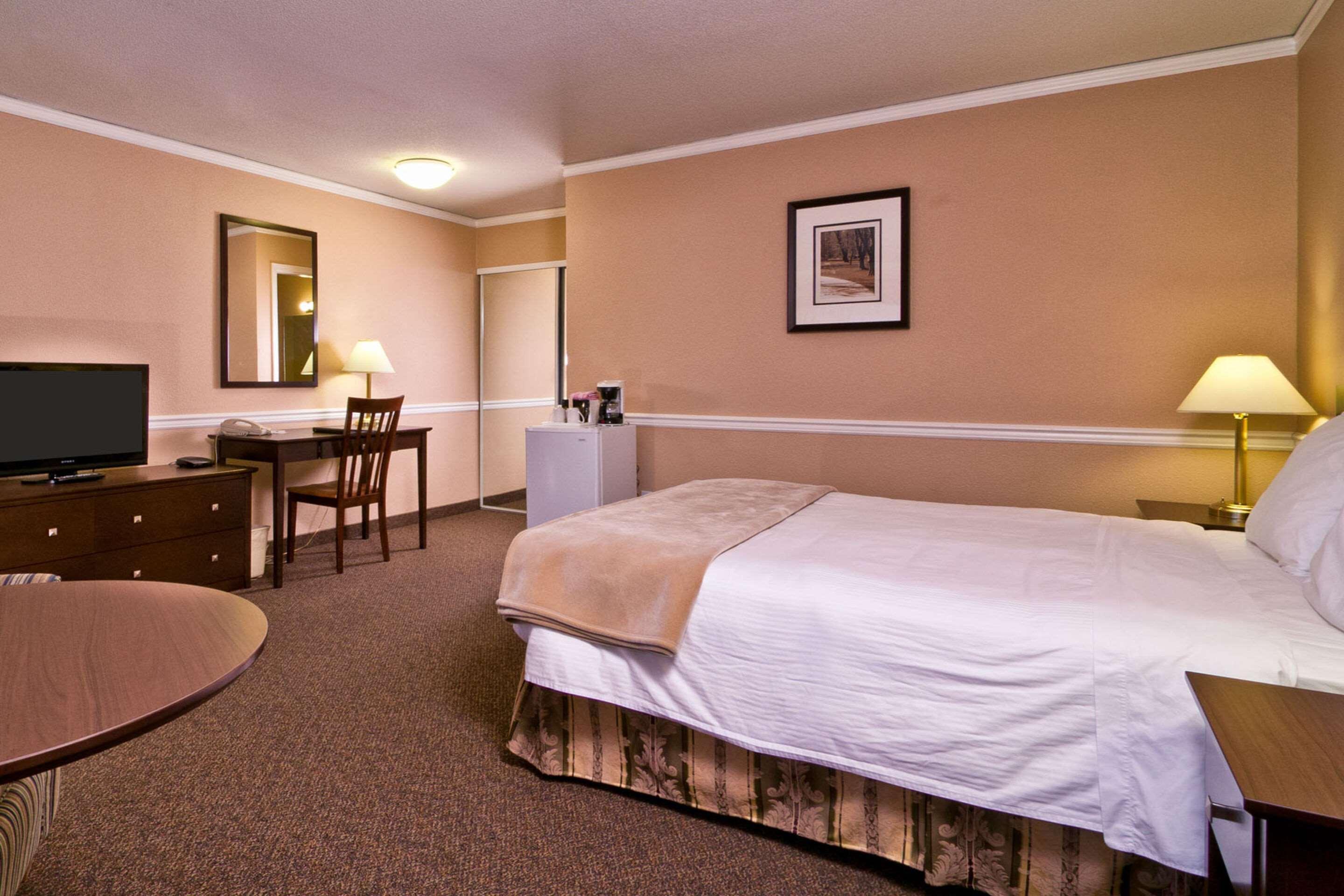 Econo Lodge Inn & Suites Κελόουνα  Εξωτερικό φωτογραφία