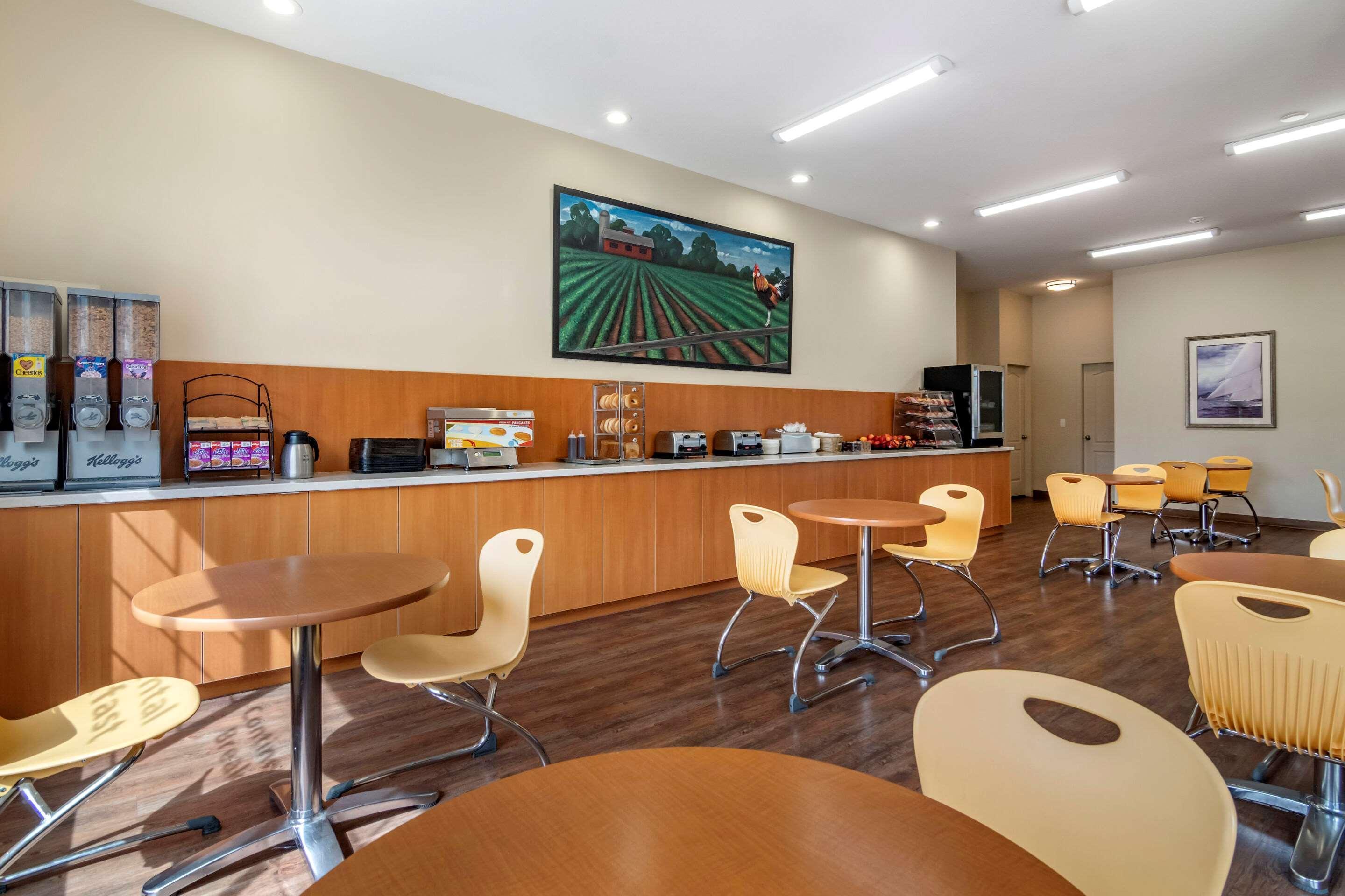 Econo Lodge Inn & Suites Κελόουνα  Εξωτερικό φωτογραφία