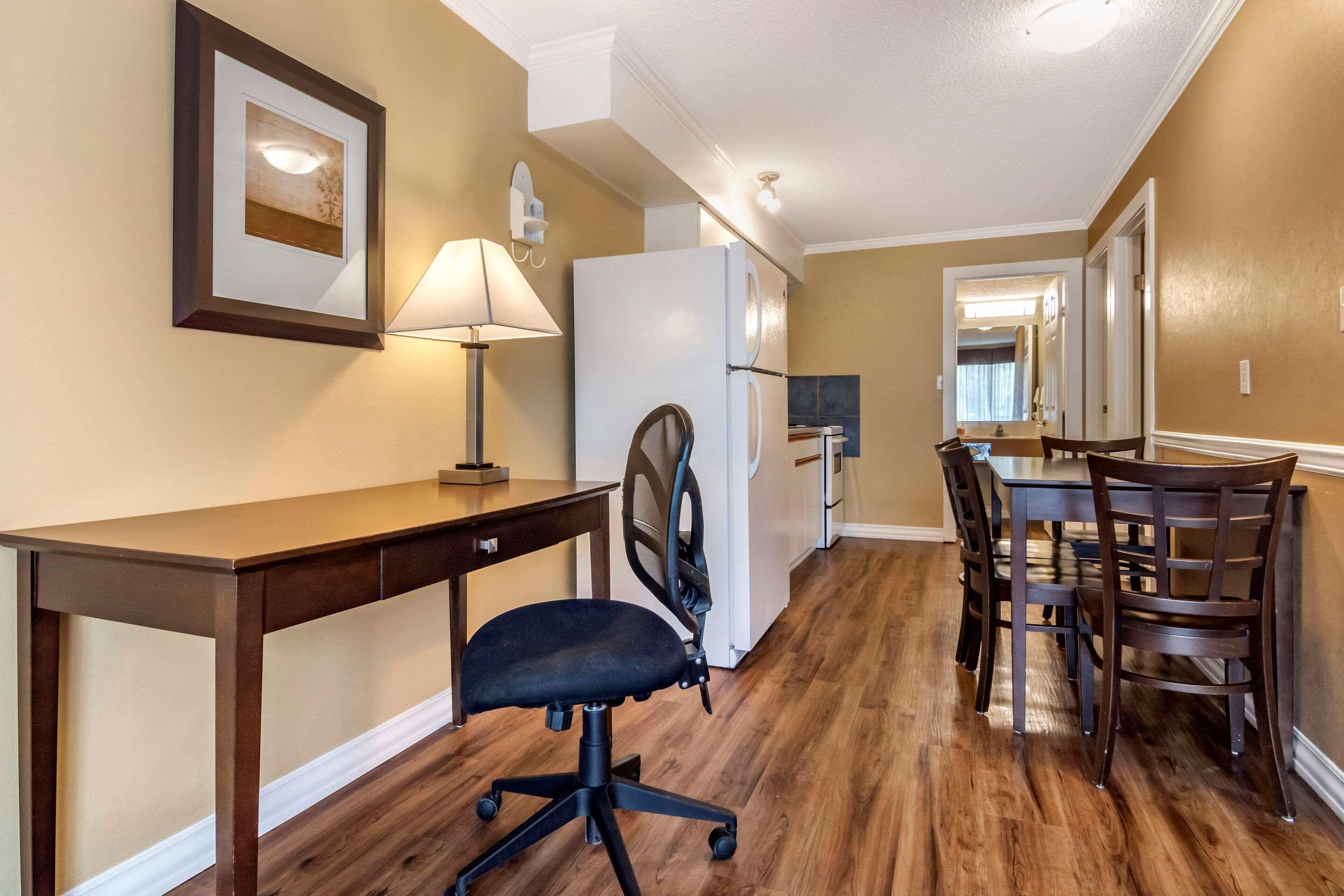 Econo Lodge Inn & Suites Κελόουνα  Εξωτερικό φωτογραφία